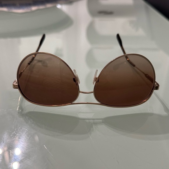 Burberry Sunglasses Gold Frame and Ombré Brown lenses - Picture 4 of 5